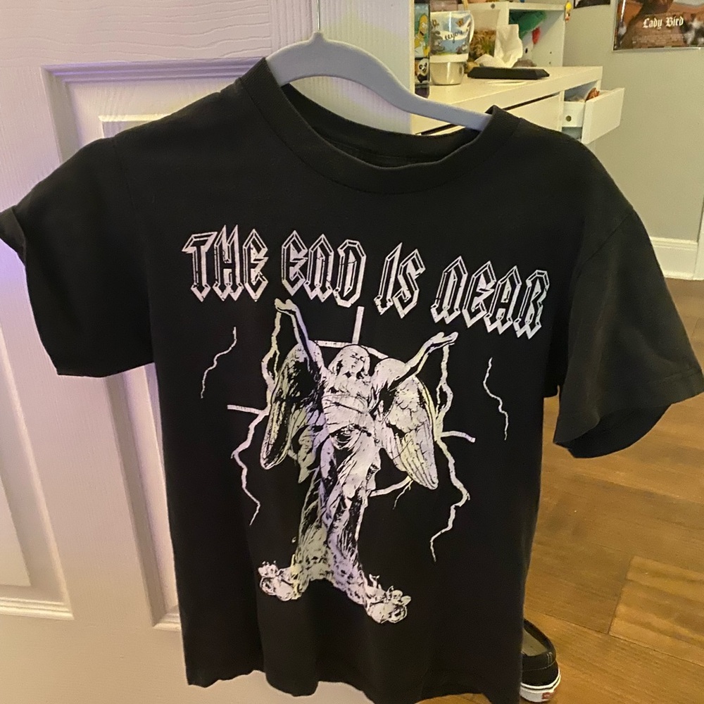 Random black T shirt